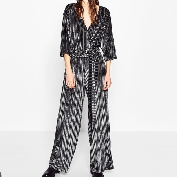 Zara Gray Velvet Striped Jumpsuit Size Medium - Picture 2 of 11